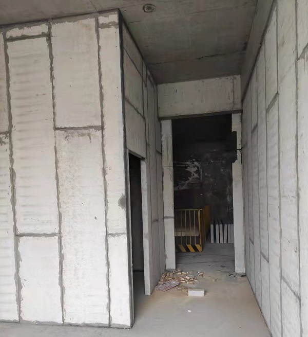 轻质隔墙板